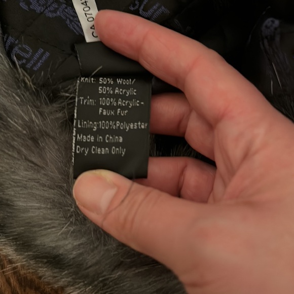 Winter hat - Picture 3 of 5